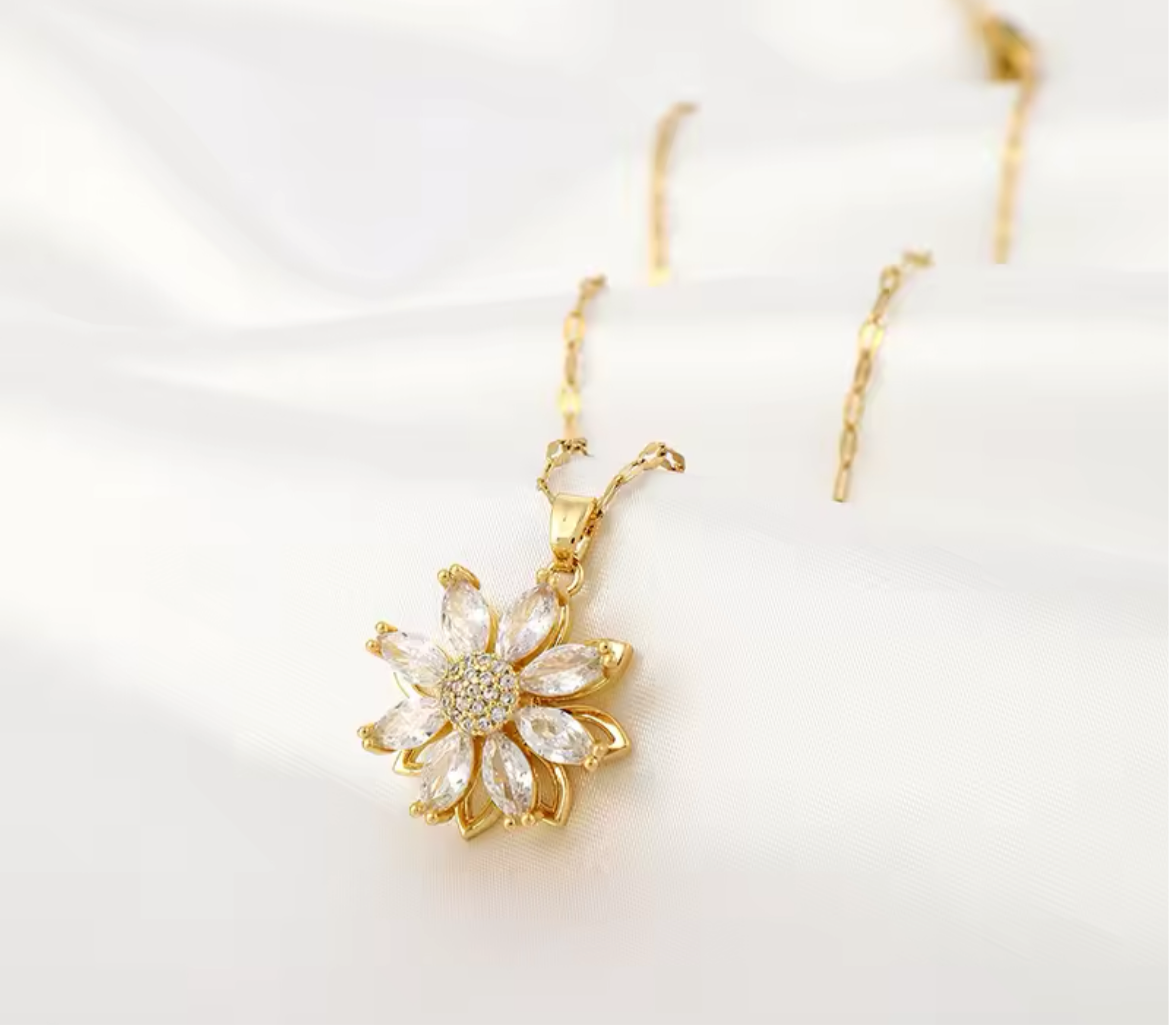 Rotating flower necklace
