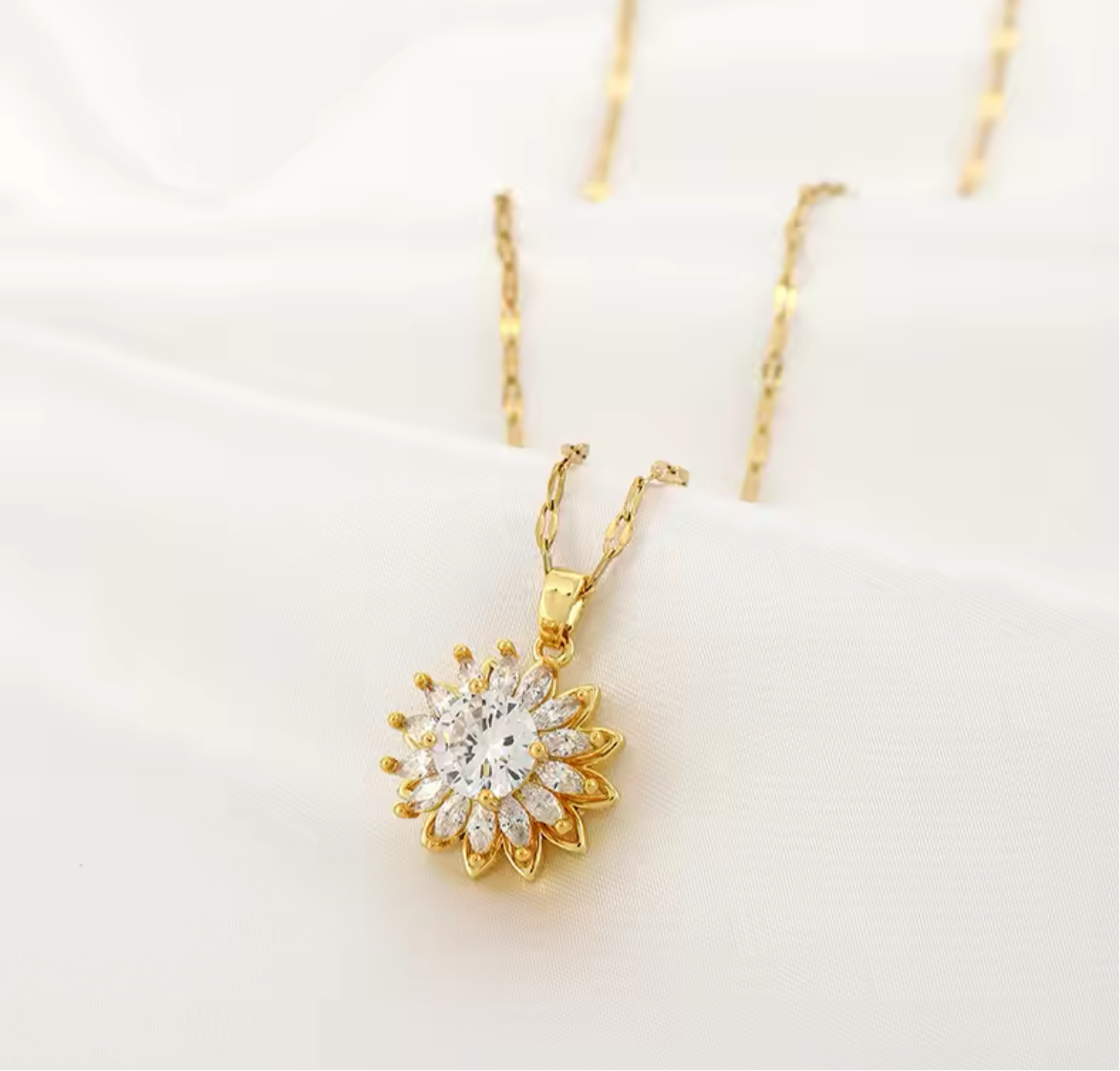 Rotating flower necklace