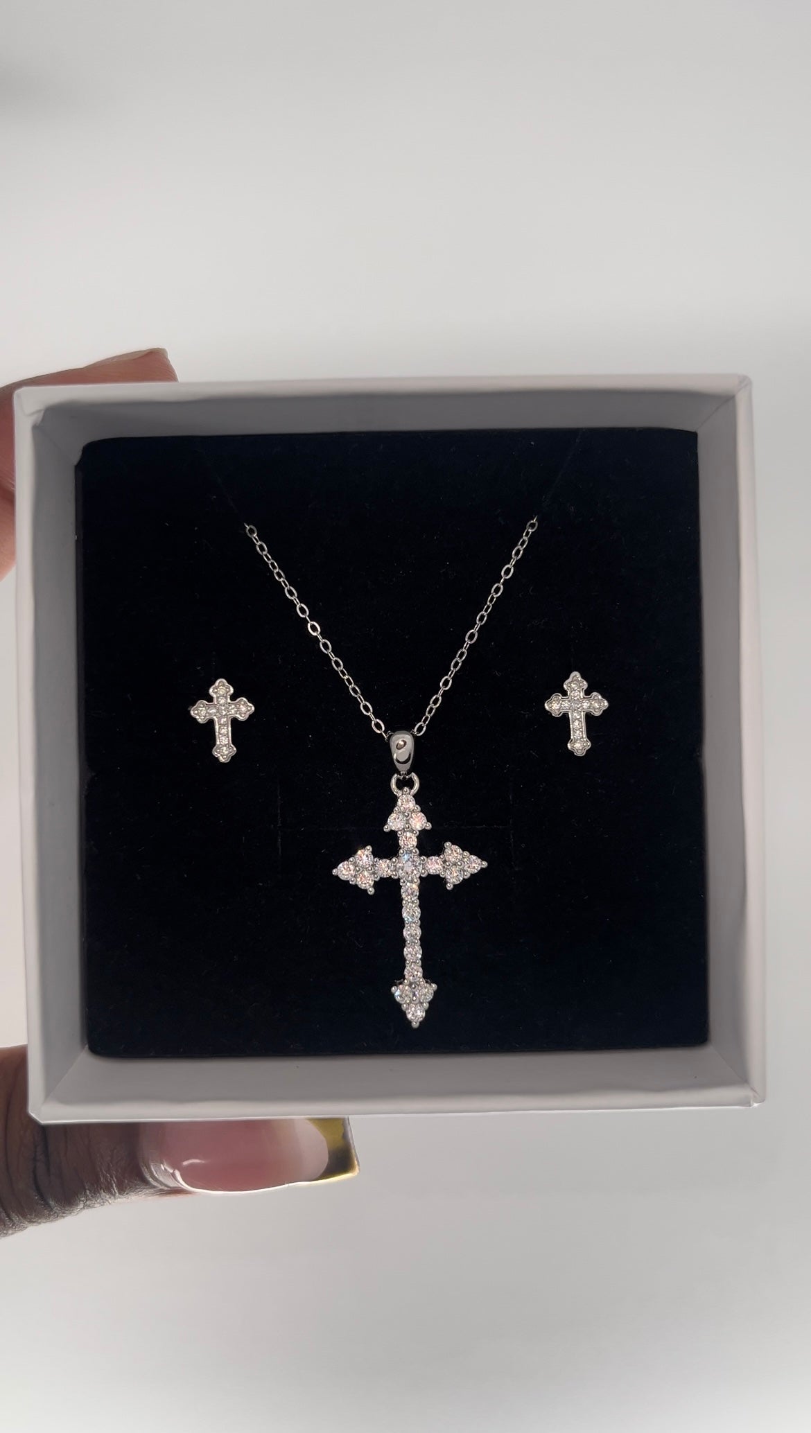 Necklace & earring set