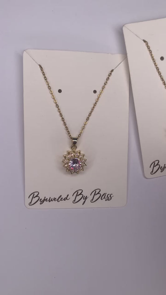 Rotatable flower necklace